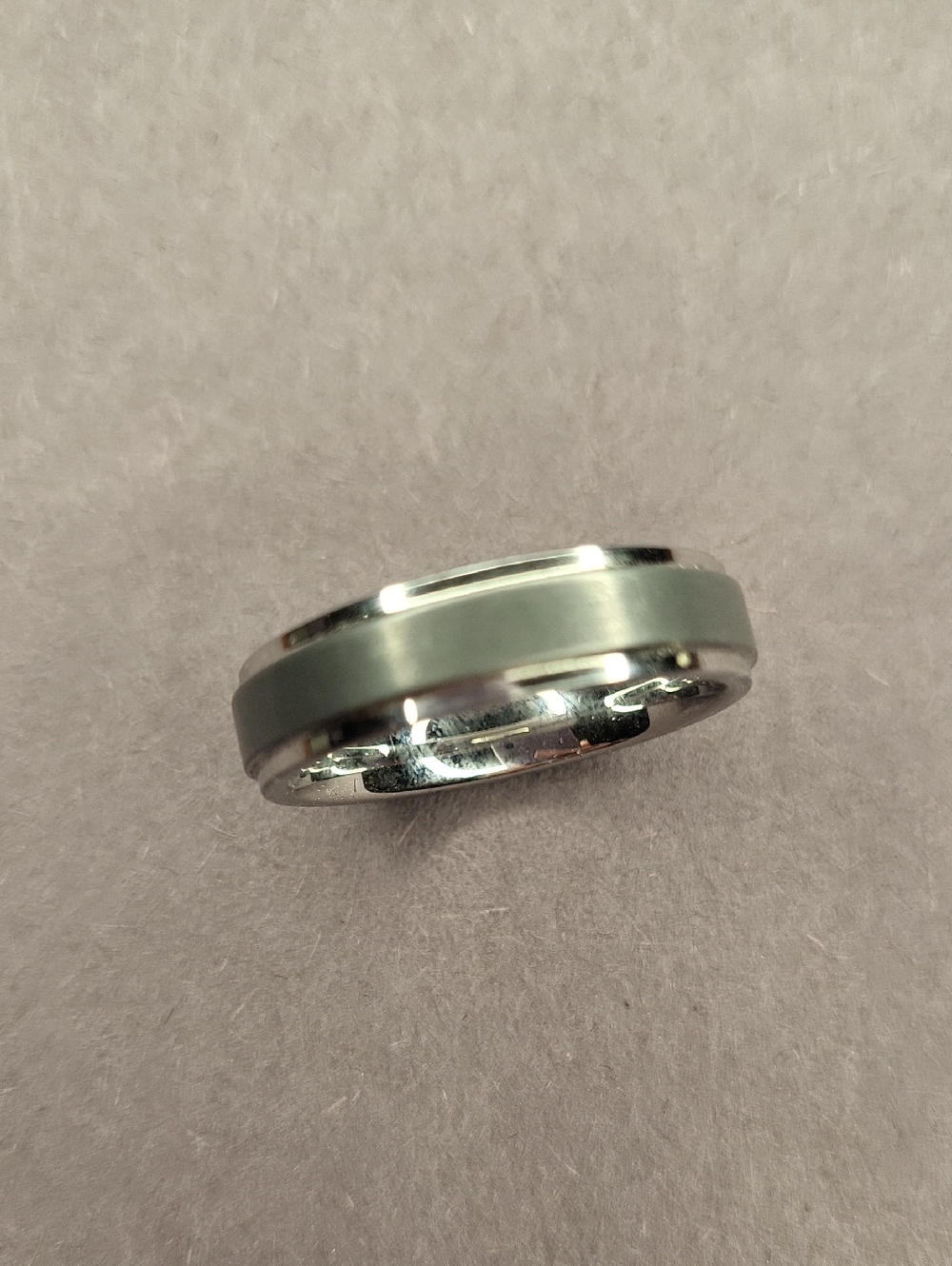 Stylish Men's Silver and Gray Band